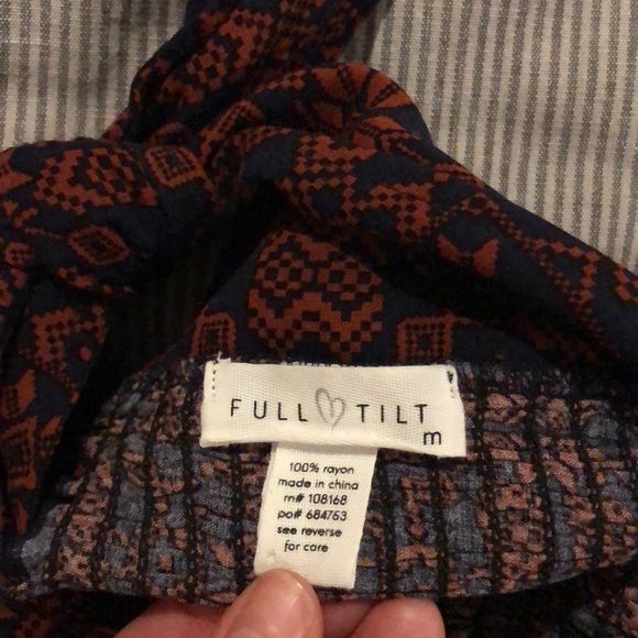 Scrunch Floral Halter Crop Top - Picture 3 of 3